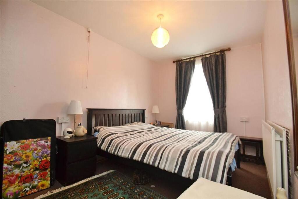 Lovely One Bed Apartment To Rent London Kültér fotó